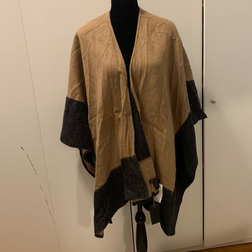 NWT Camel poncho double face wrap